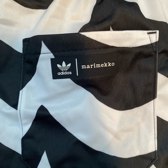 Merimekko Adidas shorts - Picture 3 of 7